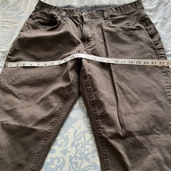 ❄️SOLD❄️ men’s outdoors Khaki’s Sz. 38w x 30L - Picture 2 of 9